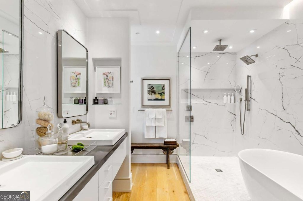Photo of 206 11th Street NE #502, Atlanta, GA 30309 (MLS # 10758396)