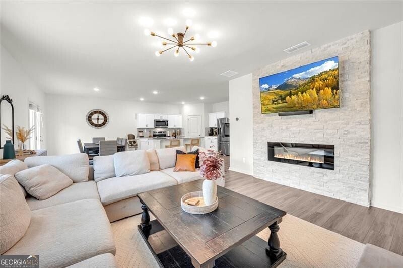 3828 RAMSAY PASS
