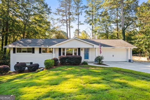 Photo of 2604 Sunny Lane SE, Marietta, GA 30067 (MLS # 10686511)