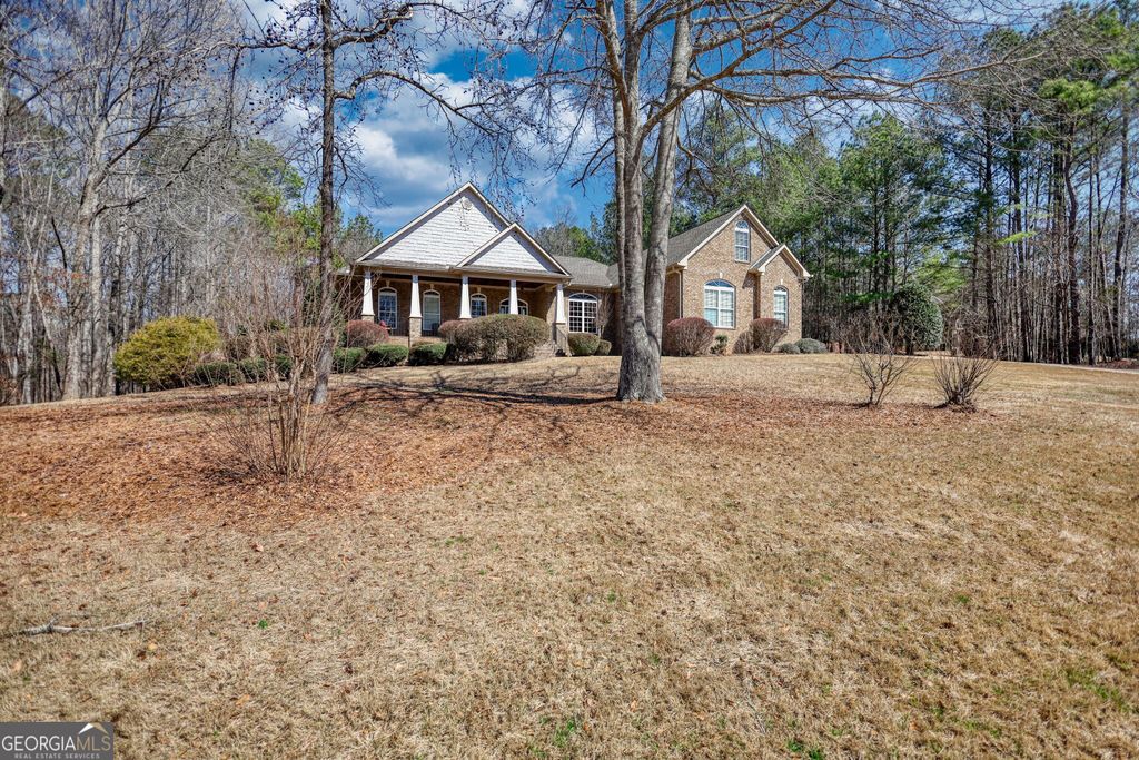 Photo of 100 Oak Forest Dr, Oxford, GA 30054 (MLS # 10703469)