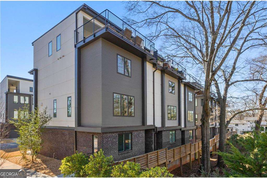 1836 Memorial DR 303