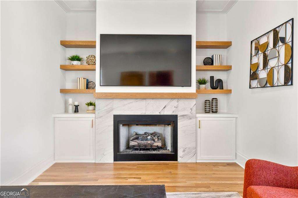 1836 Memorial DR 303