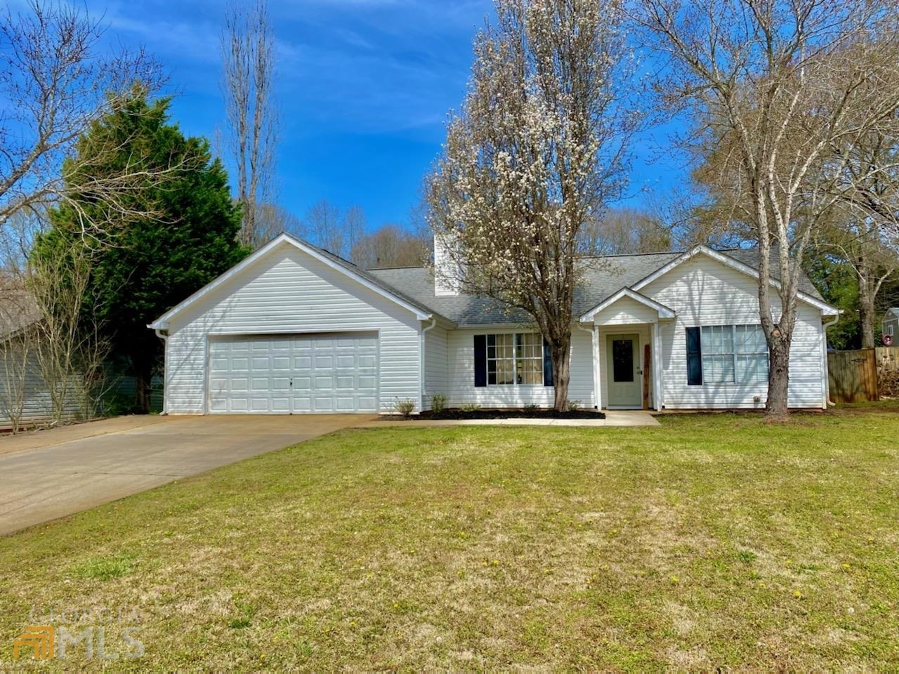 Come view this well maintained 3 BR 2 BA home in a nice quiet subdivision. Enjoy the outdoors in your large fenced in backyard. This home is a perfect starter home located approximately 2 miles from Interstate 85. Won't last long so come see it soon!