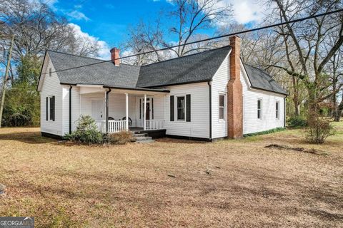 A home in Shady Dale