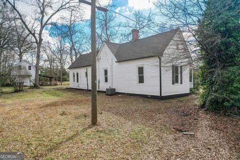 A home in Shady Dale