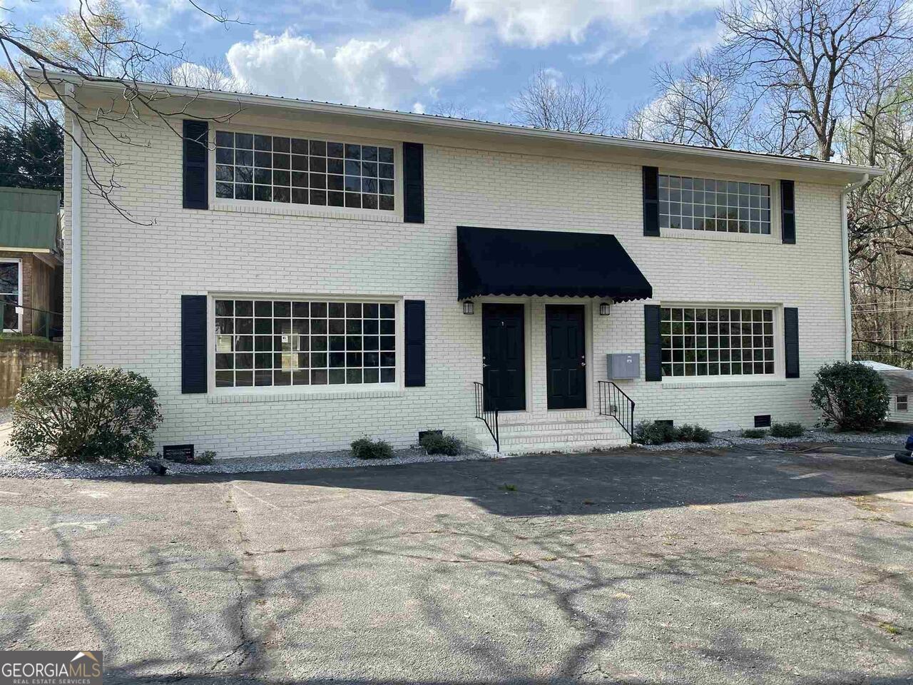 2 Bedroom, 2 Bathroom apartment in town. Stainless appliances and granite counters. Beautiful design and convenient location. All occupants over 18 years old must complete an application provided by agent and provide proof of most recent 30 days income. Applications provided by third-party services such as Zillow, Apartments.com, or any other platform will not be accepted.