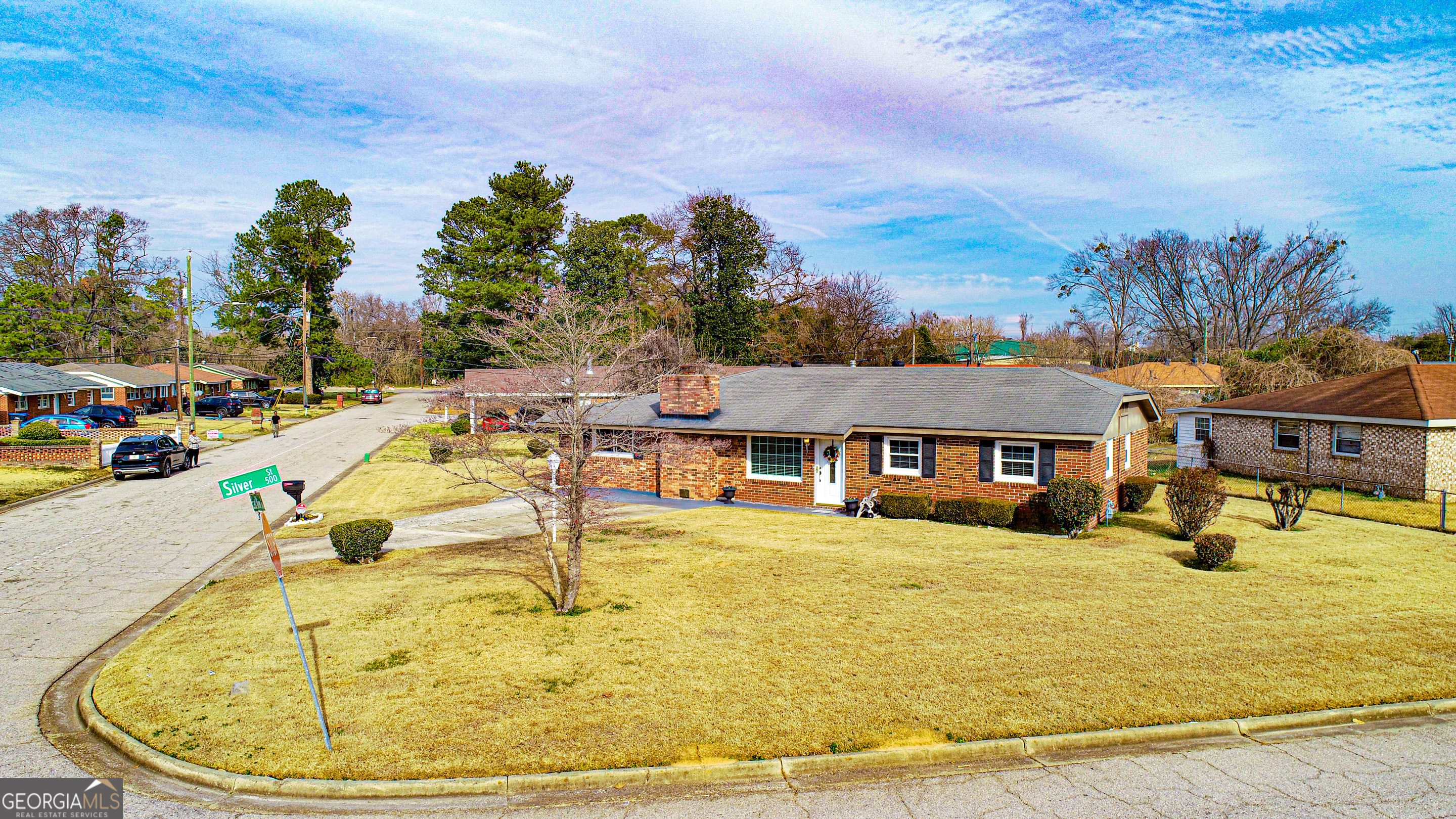 312 E View DR
