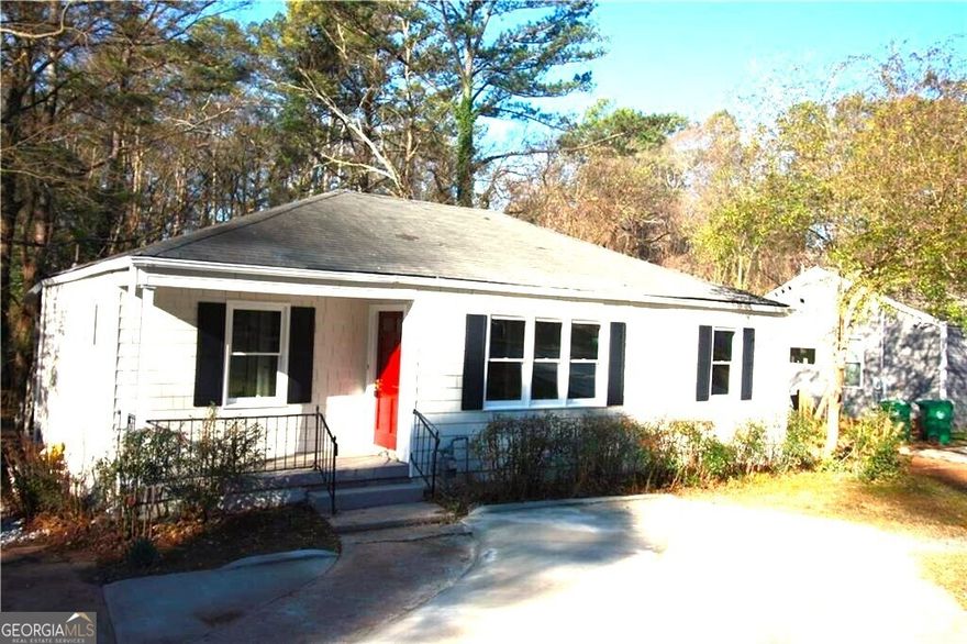 Great ranch style house very close to Emory campus.  Refinished hardwood floors. Screened porch on back.  Includes refrigerator, stove, and dishwasher.  Available July 1 for occupancy.