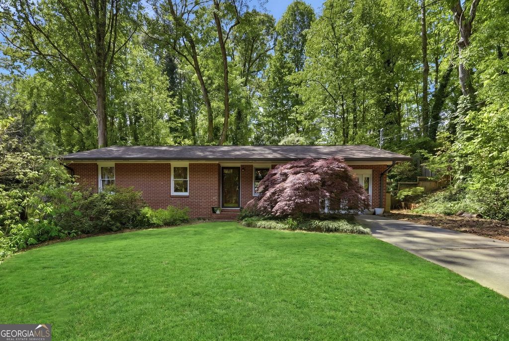 Photo of 744 Bonnie Dell Drive, Marietta, GA 30062 (MLS # 10740138)