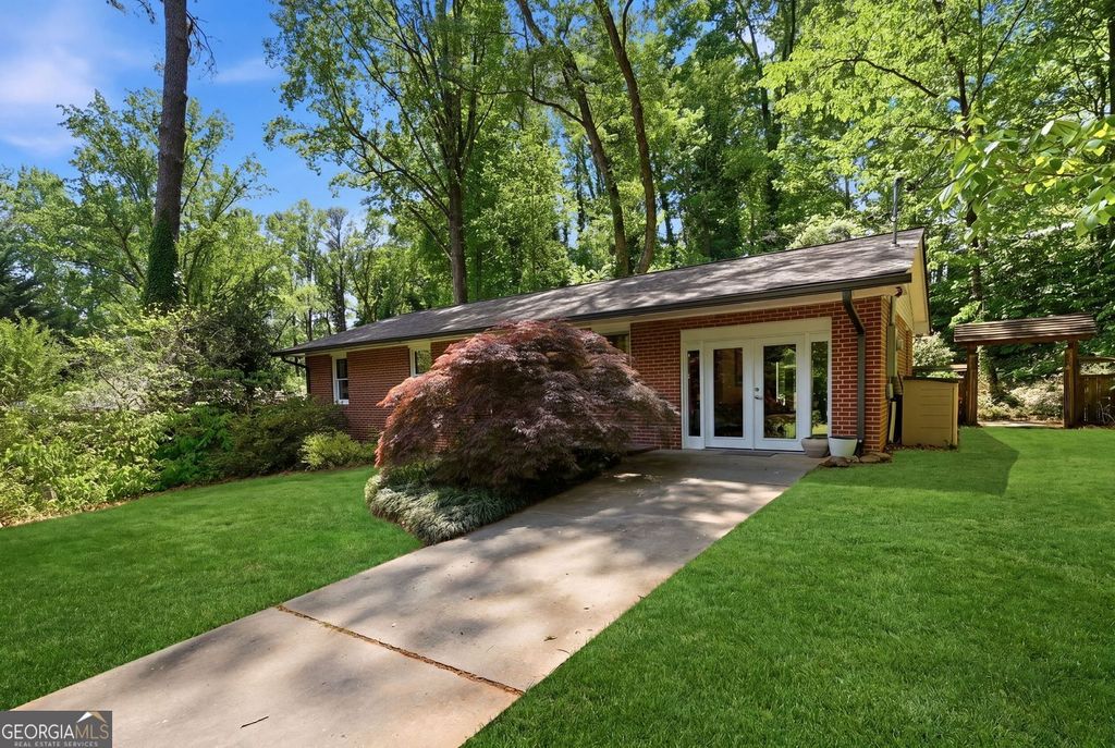 Photo of 744 Bonnie Dell Drive, Marietta, GA 30062 (MLS # 10740138)