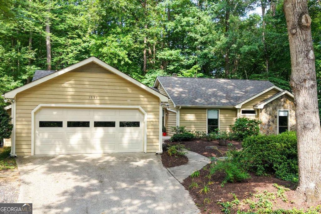 Photo of 1955 Hitching Post Lane, Marietta, GA 30068 (MLS # 10797218)