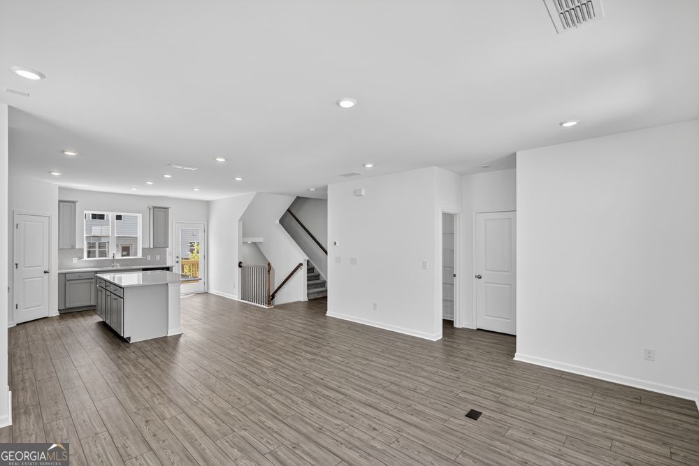 5735 Schelton PL SE
