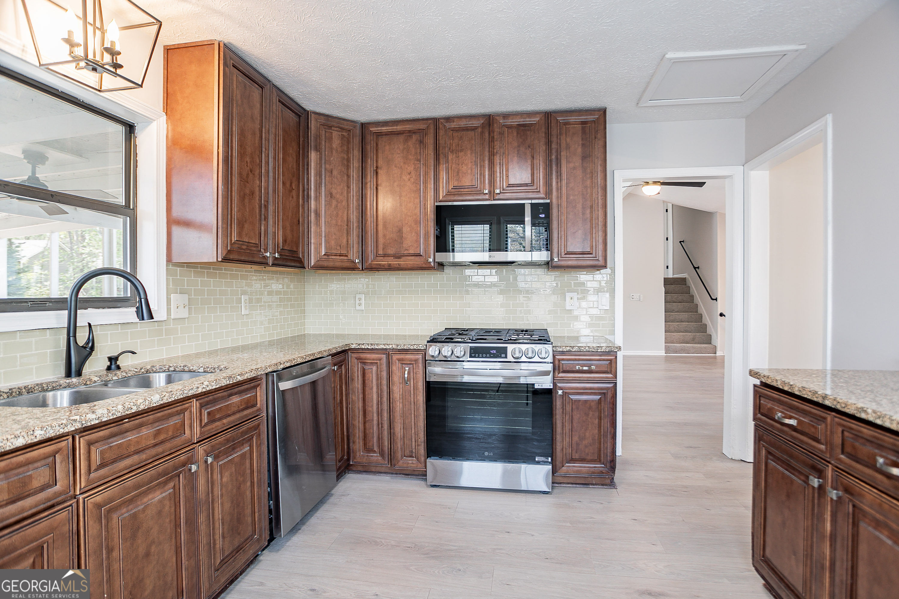 4809 Burlington CT NW