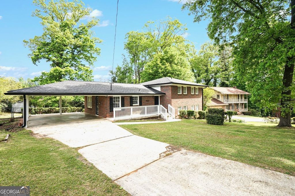 Photo of 4264 Oakwoods Court, Stone Mountain, GA 30083 (MLS # 10732207)