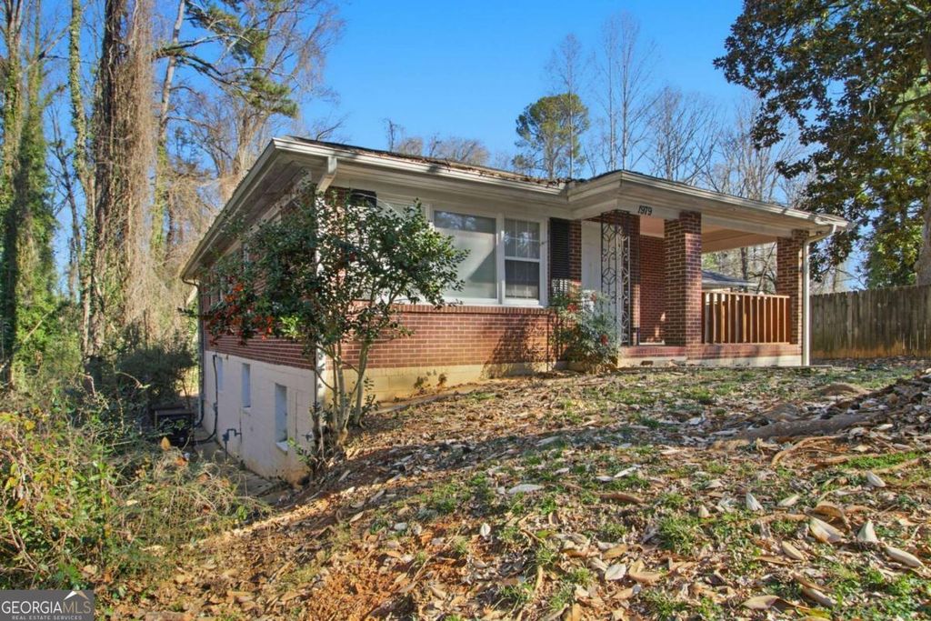 Photo of 1979 Cascade Road SW, Atlanta, GA 30311 (MLS # 10690815)