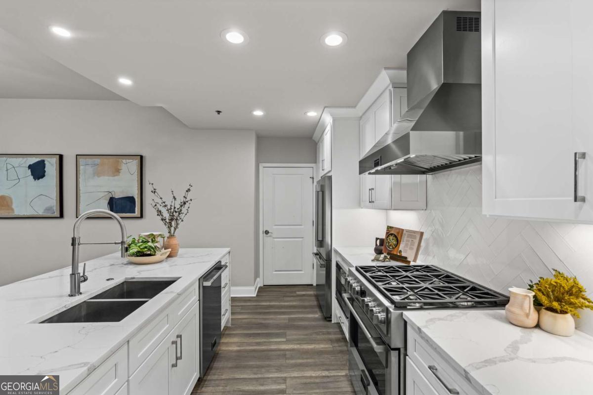 270 17th ST NW 3905