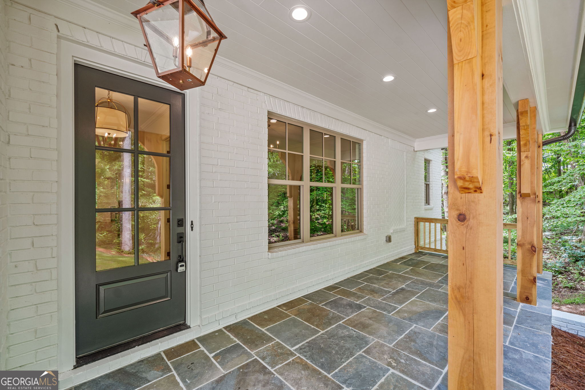 2585 Hickory RD