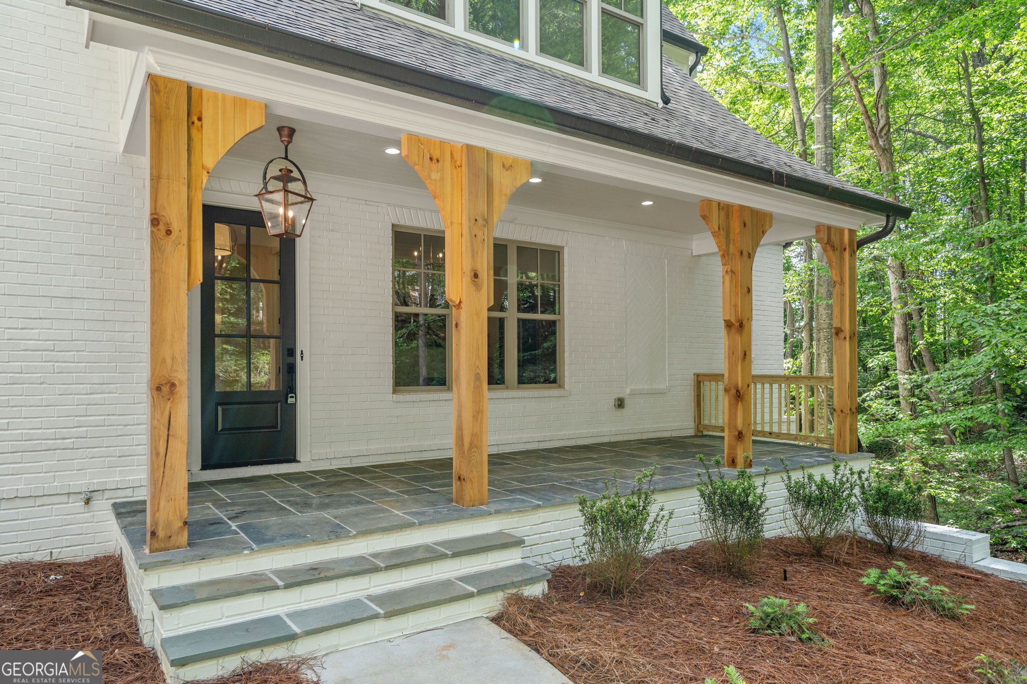 2585 Hickory RD