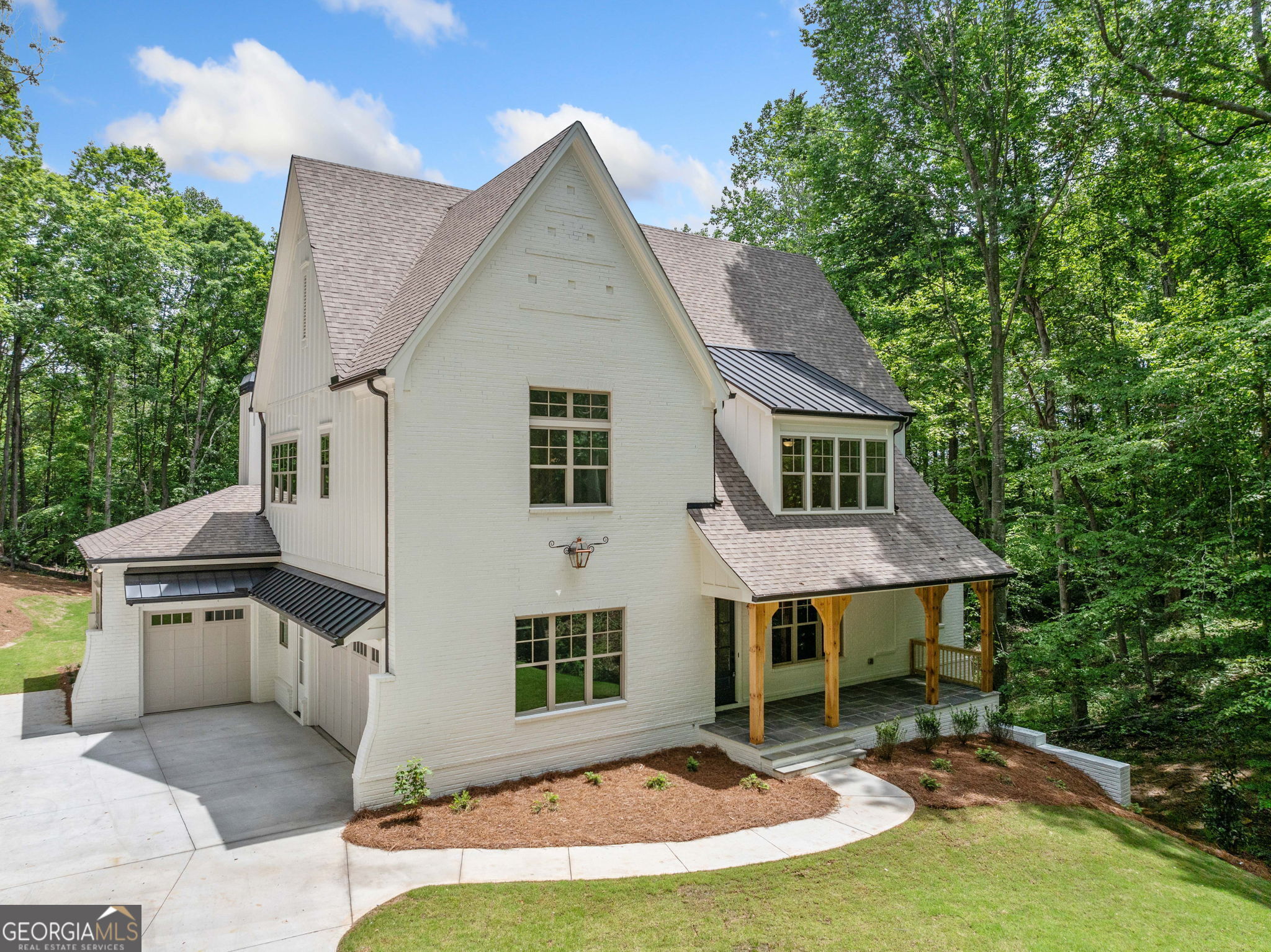 2585 Hickory RD