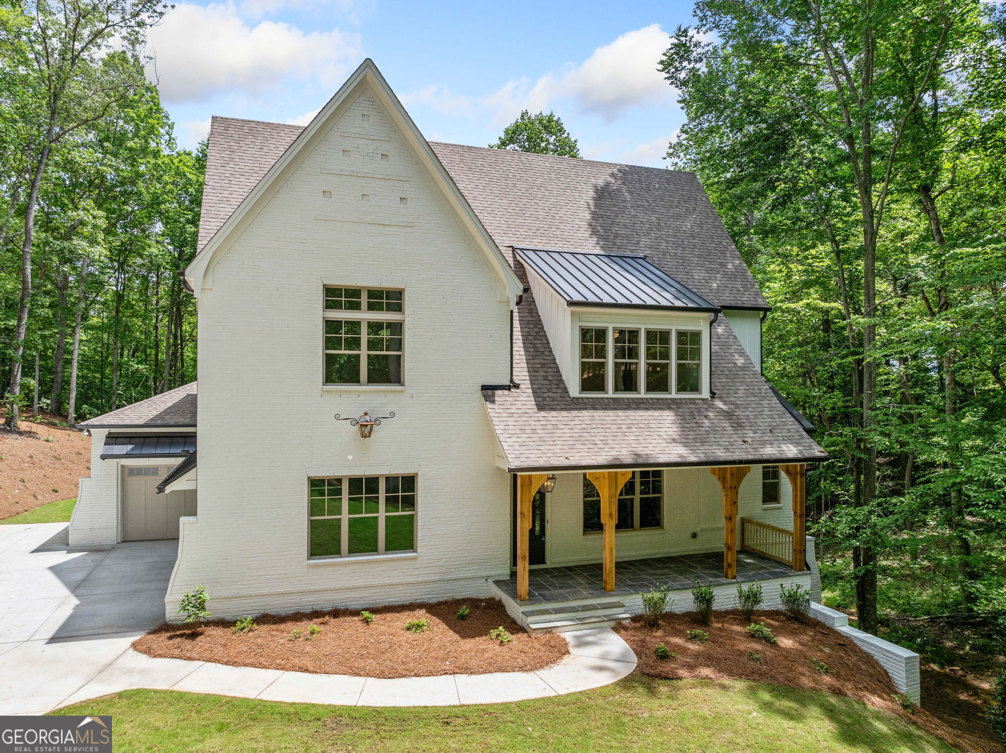 2585 Hickory RD