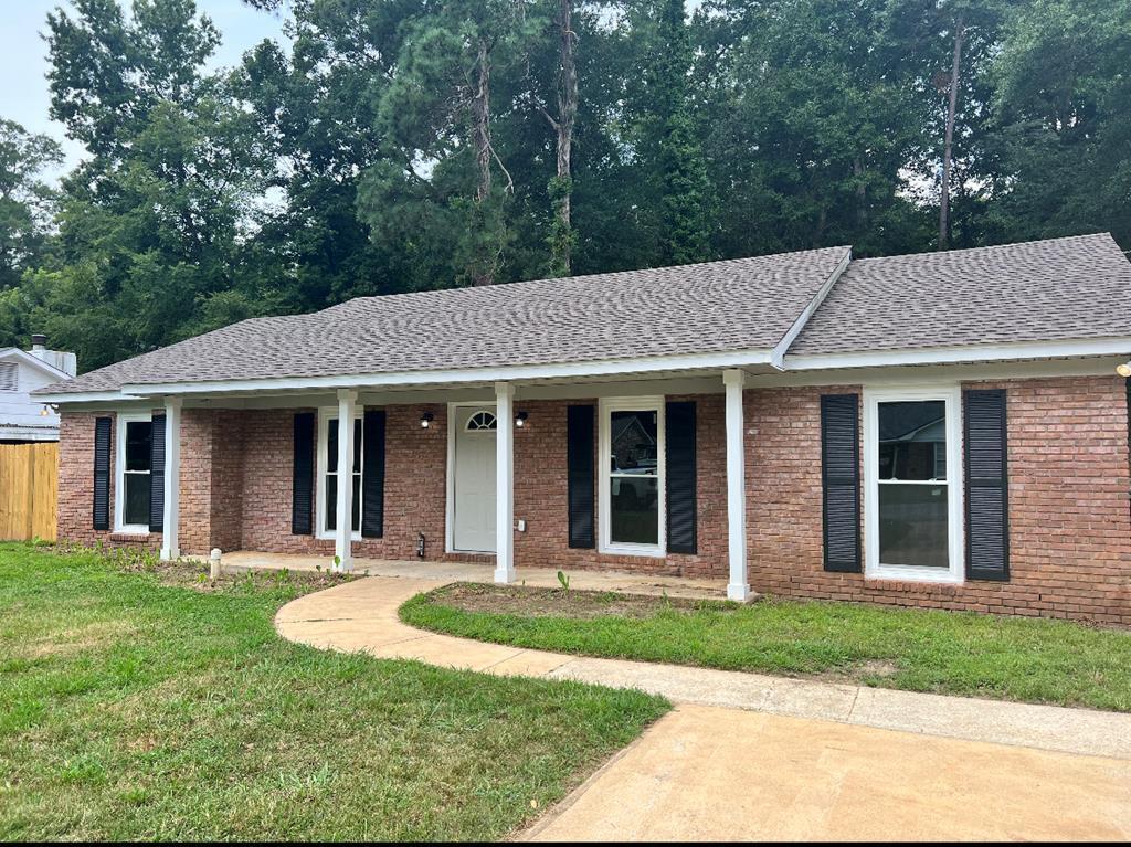 Photo 1 of 32 of 6511 Charter Oaks CIR house