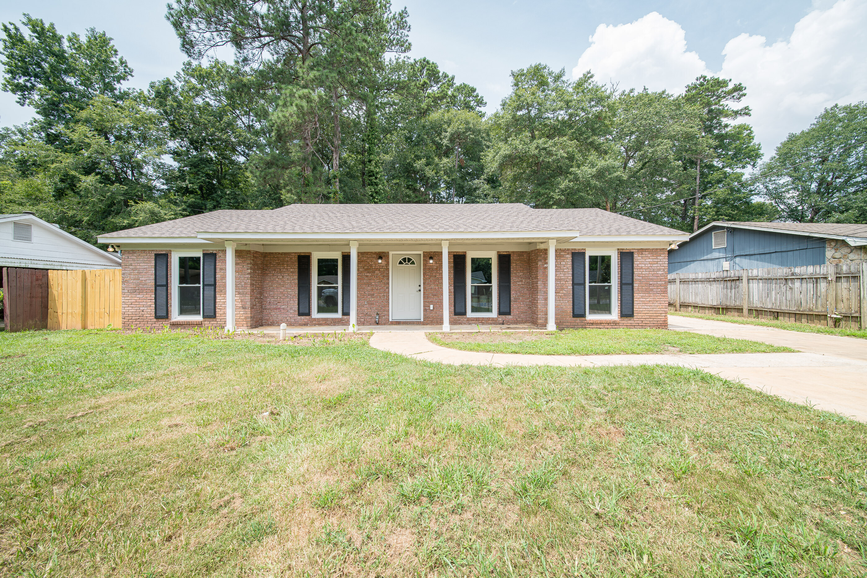 Photo 6 of 32 of 6511 Charter Oaks CIR house