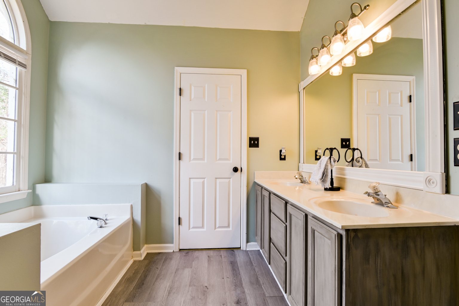 Athens, Georgia 30606, United States, 3 Bedrooms Bedrooms, ,3 BathroomsBathrooms,Residential,Active,251647