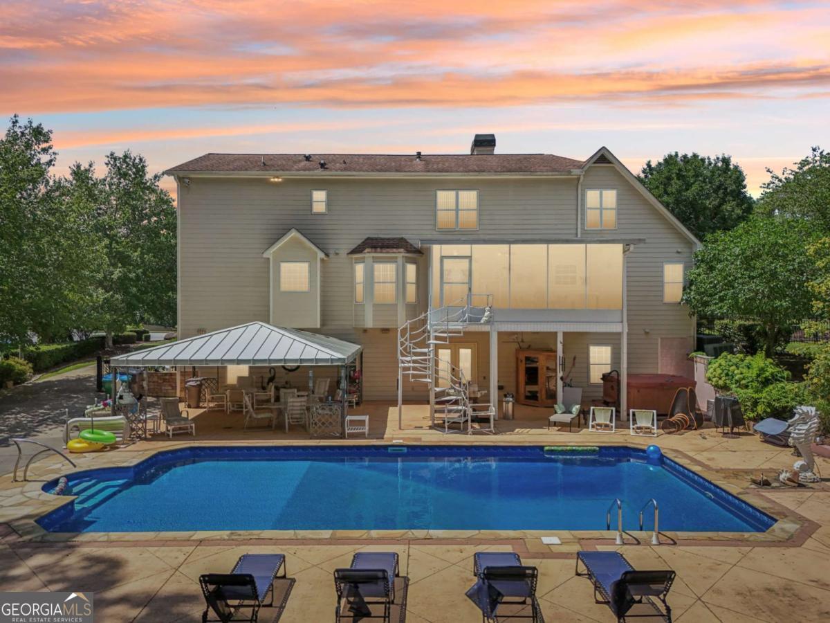5492 Twin Oak DR
