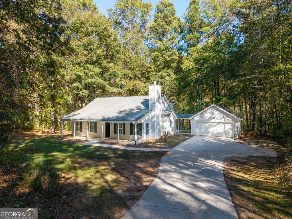 Photo of 84 Moody Farm Road, Newnan, GA 30263 (MLS # 10881578)