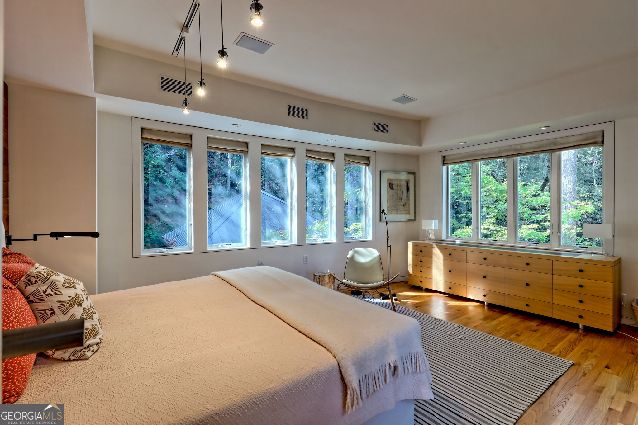 Lakemont, Georgia 30552, United States, 4 Bedrooms Bedrooms, ,4 BathroomsBathrooms,Residential,Active,236406