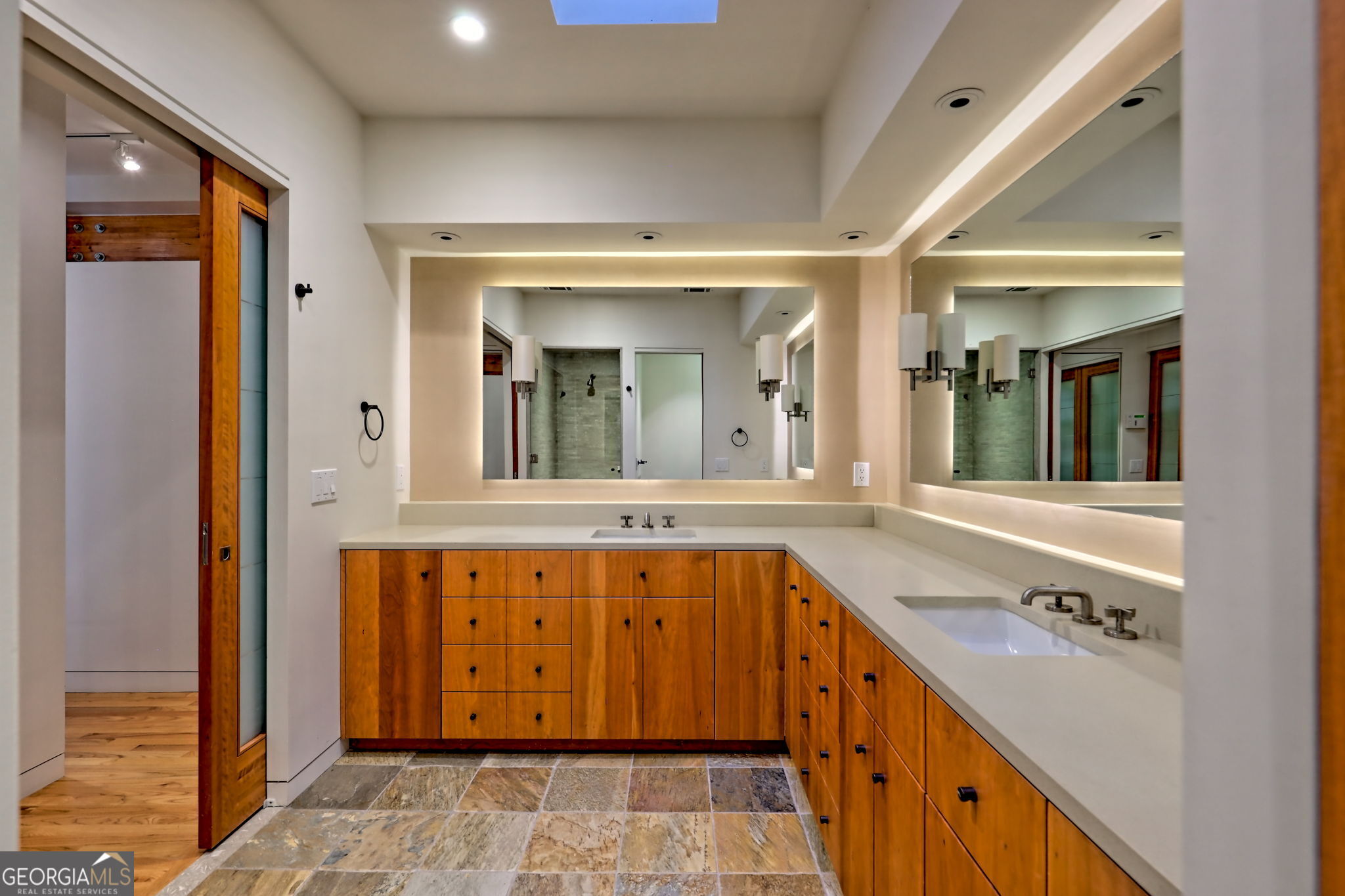 Lakemont, Georgia 30552, United States, 4 Bedrooms Bedrooms, ,4 BathroomsBathrooms,Residential,Active,236406