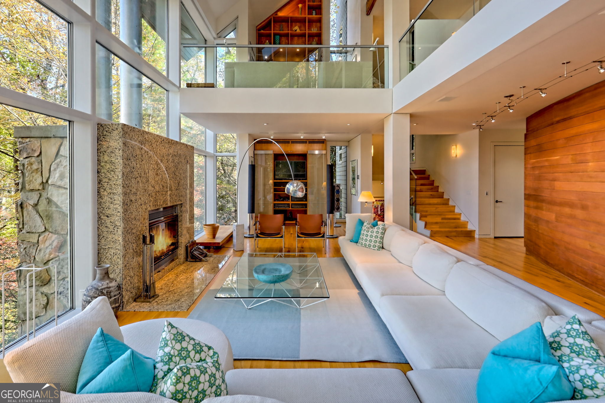 Lakemont, Georgia 30552, United States, 4 Bedrooms Bedrooms, ,4 BathroomsBathrooms,Residential,Active,236406