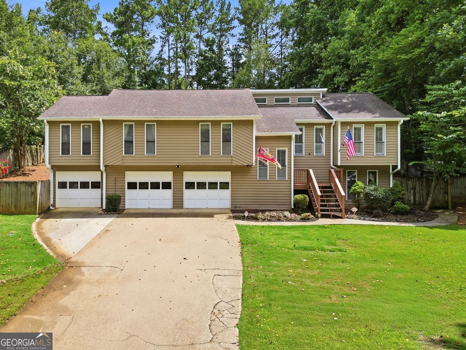 330 Sumter DR NE