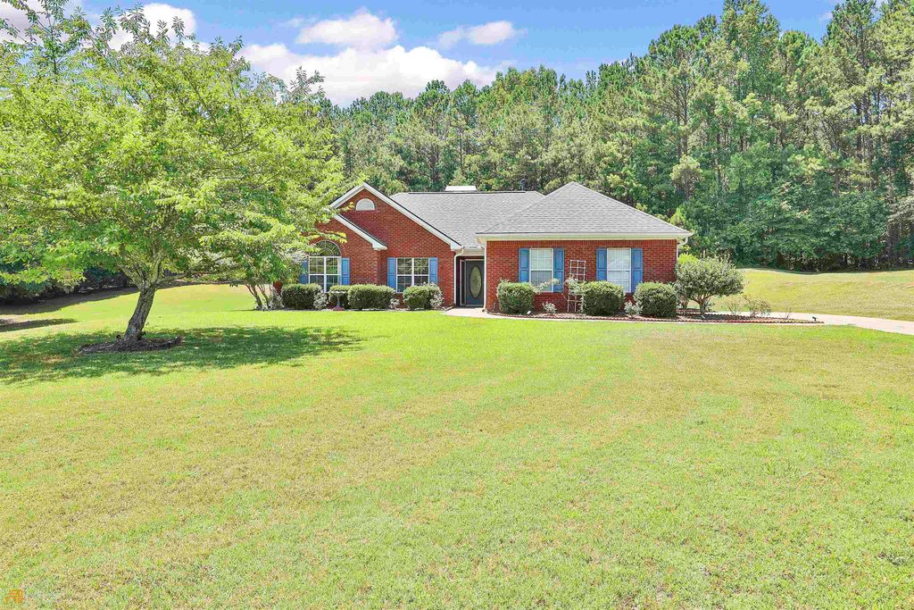 Photo of 100 Riverside Walk, Sharpsburg, GA 30277 (MLS # 10737341)