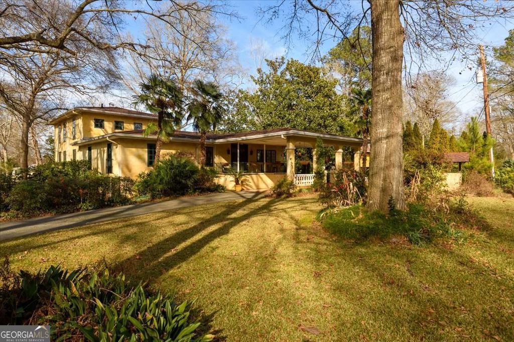 Photo of 687 Lakeshore Drive, Jackson, GA 30233 (MLS # 10682532)