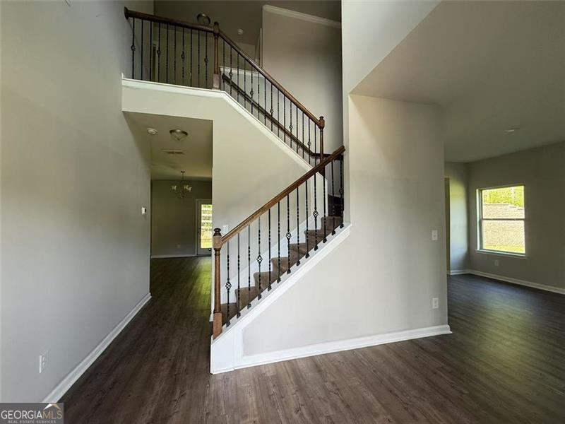 221 Creek View PL