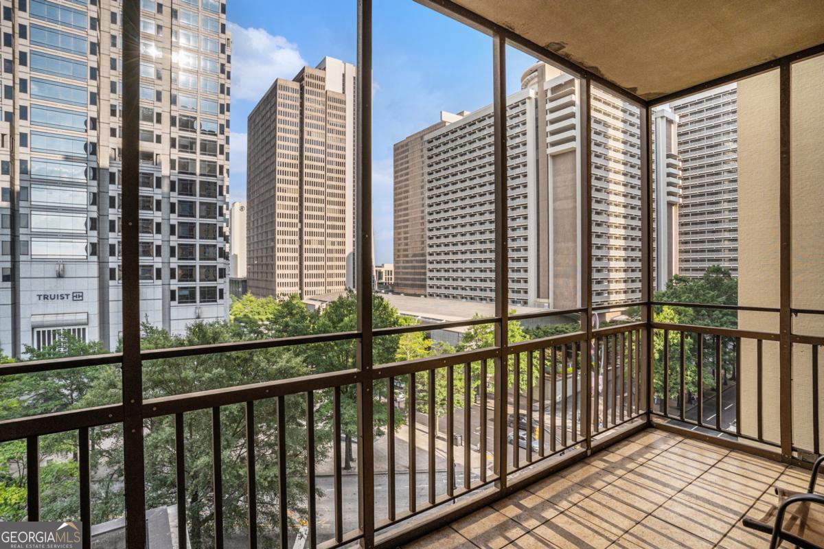 300 W Peachtree ST NE 7F