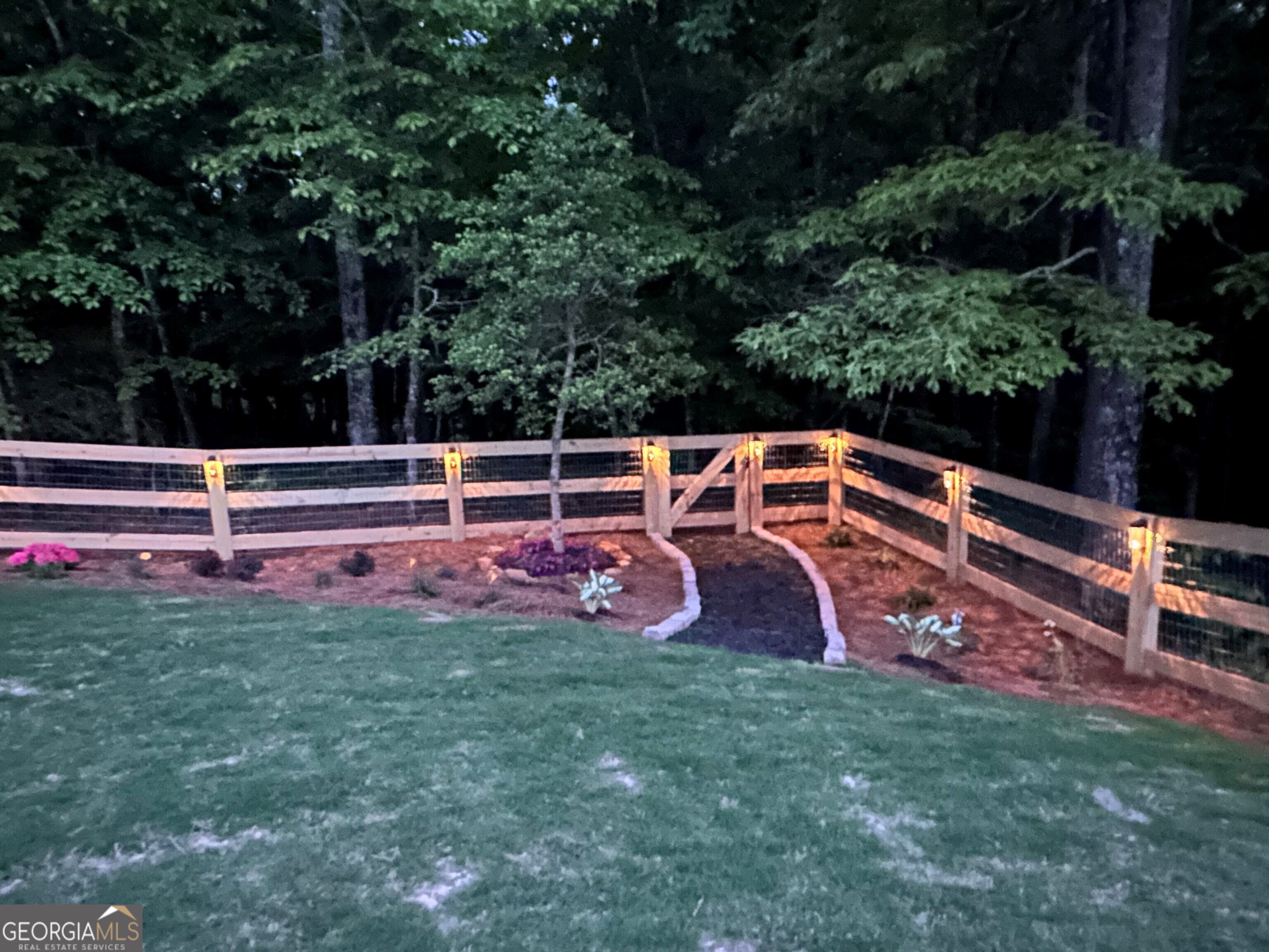 Lula, Georgia 30554, United States, 4 Bedrooms Bedrooms, ,3 BathroomsBathrooms,Residential,Pending,106794