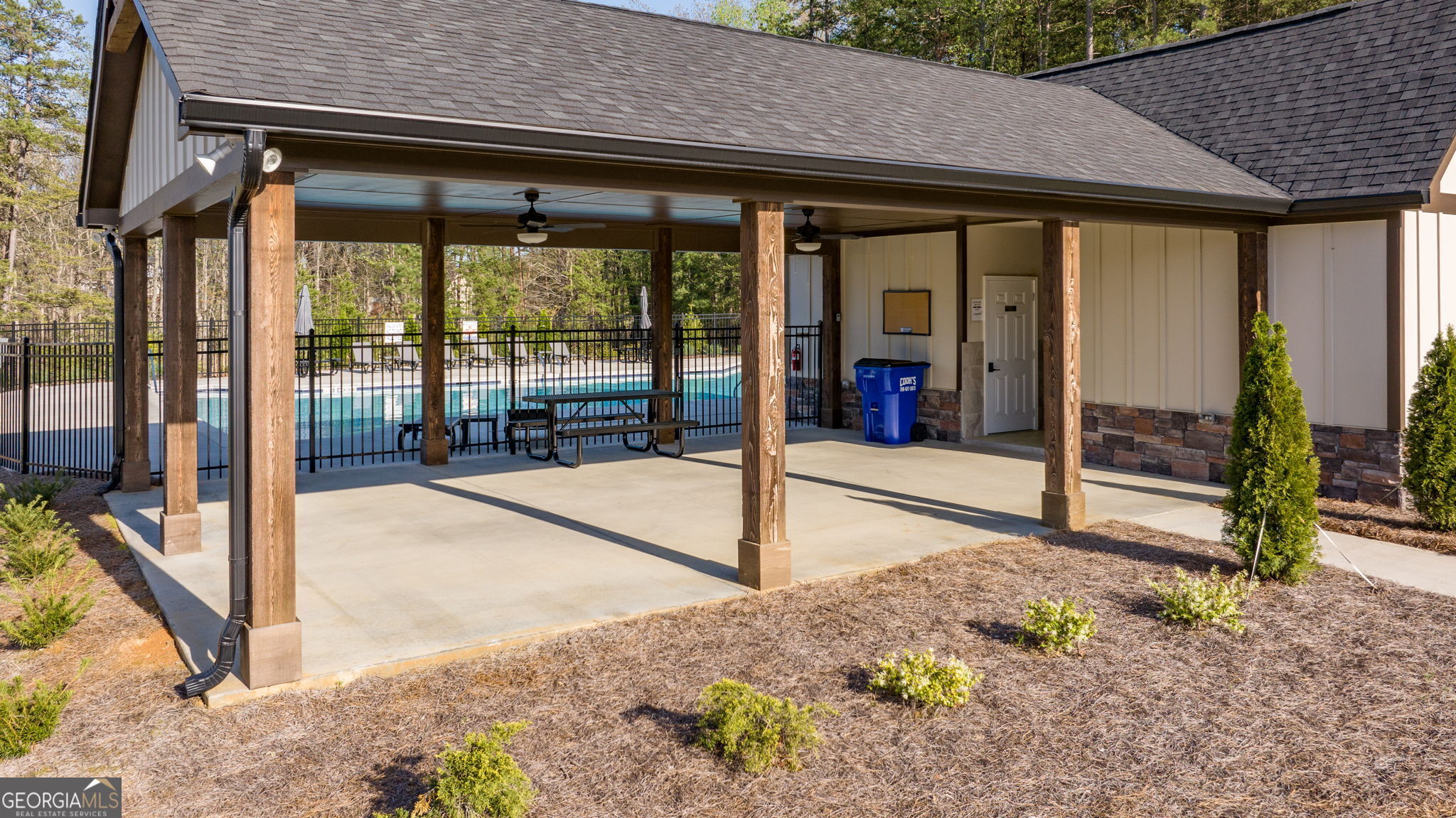 Lula, Georgia 30554, United States, 4 Bedrooms Bedrooms, ,3 BathroomsBathrooms,Residential,Pending,106794