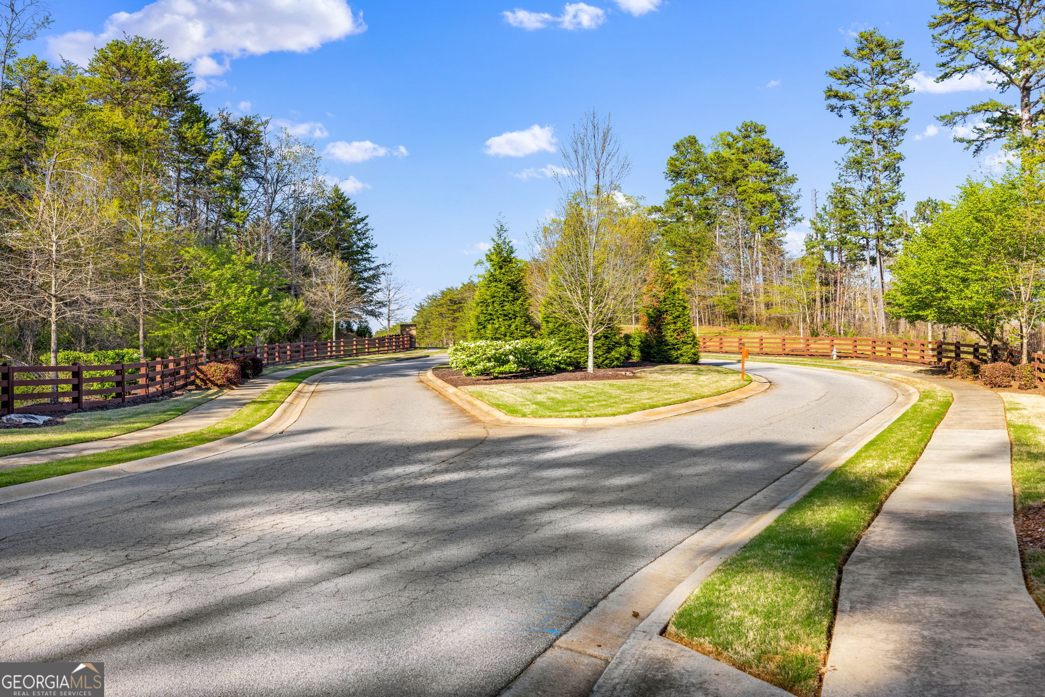 Lula, Georgia 30554, United States, 4 Bedrooms Bedrooms, ,3 BathroomsBathrooms,Residential,Pending,106794