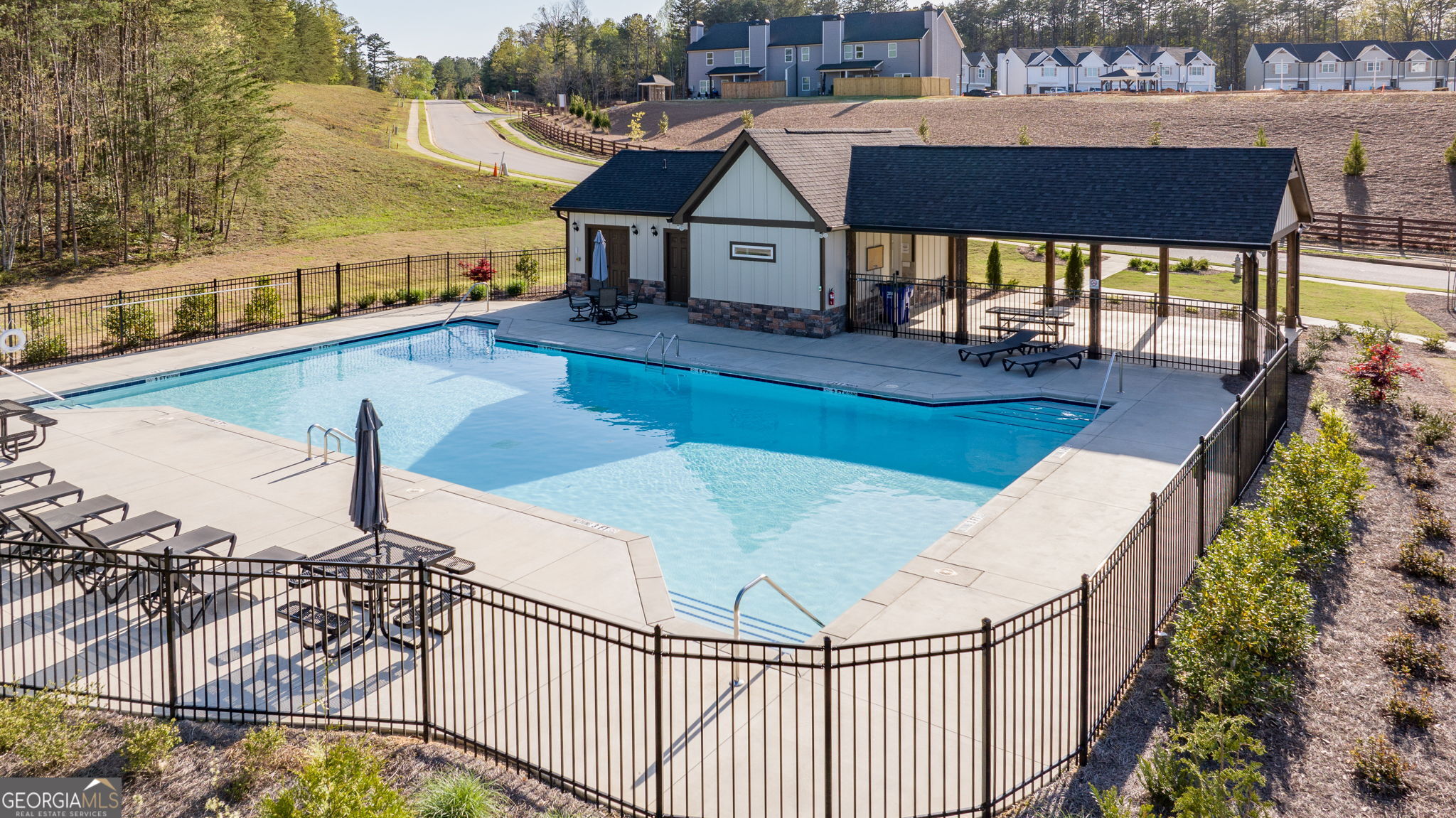 Lula, Georgia 30554, United States, 4 Bedrooms Bedrooms, ,3 BathroomsBathrooms,Residential,Pending,106794