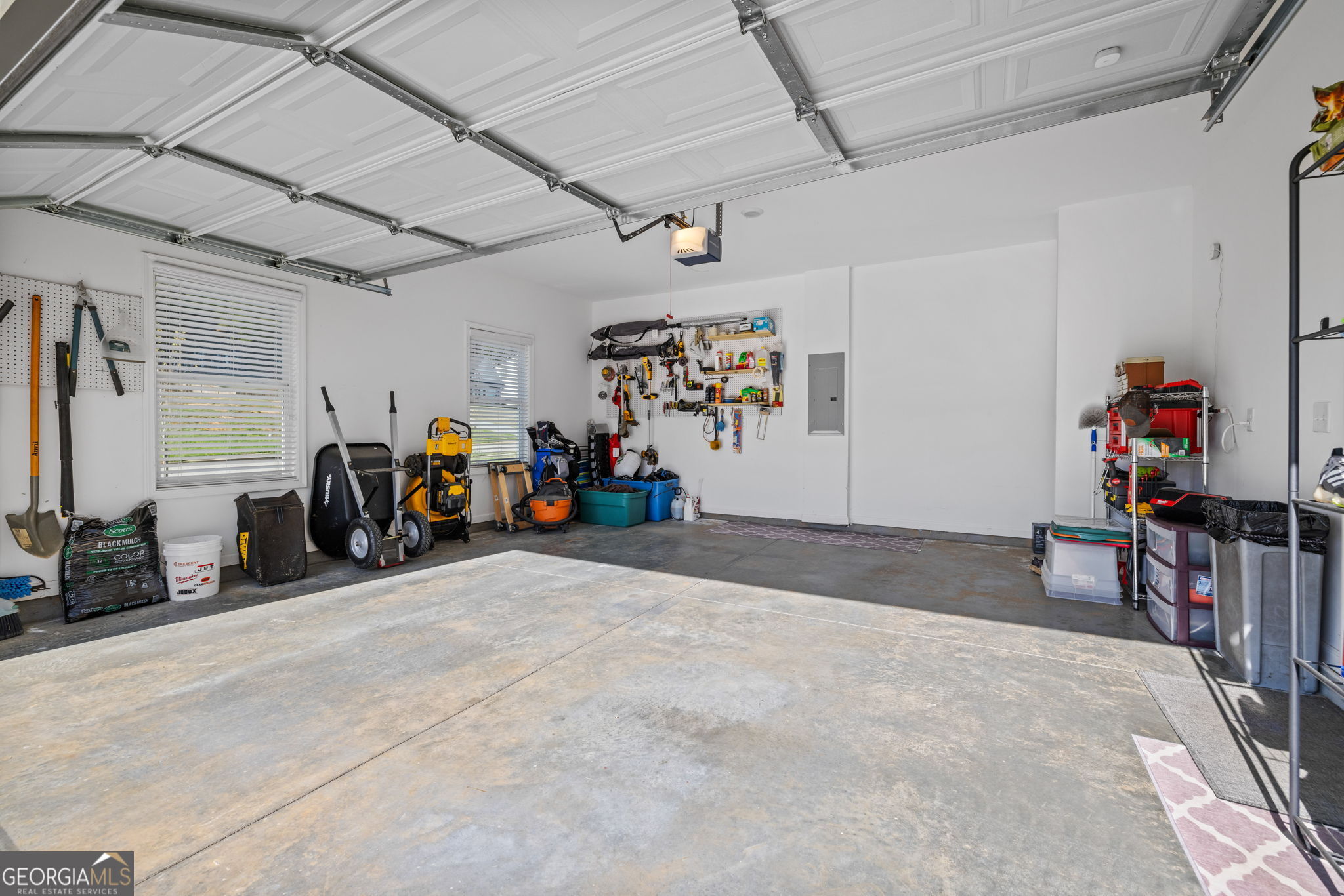 Lula, Georgia 30554, United States, 4 Bedrooms Bedrooms, ,3 BathroomsBathrooms,Residential,Pending,106794