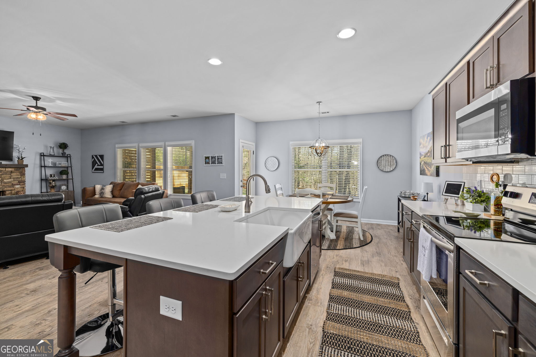 Lula, Georgia 30554, United States, 4 Bedrooms Bedrooms, ,3 BathroomsBathrooms,Residential,Pending,106794