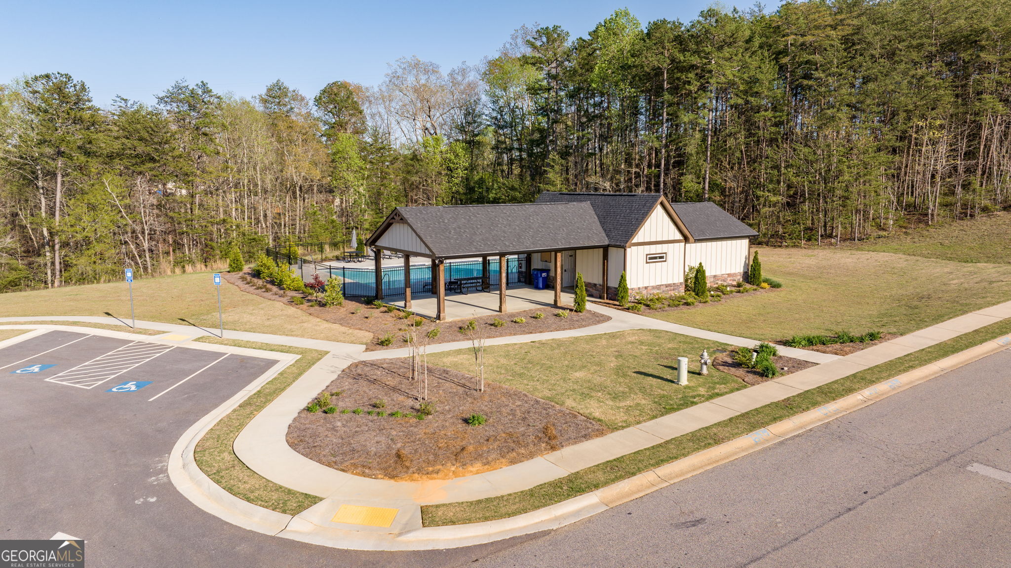 Lula, Georgia 30554, United States, 4 Bedrooms Bedrooms, ,3 BathroomsBathrooms,Residential,Pending,106794