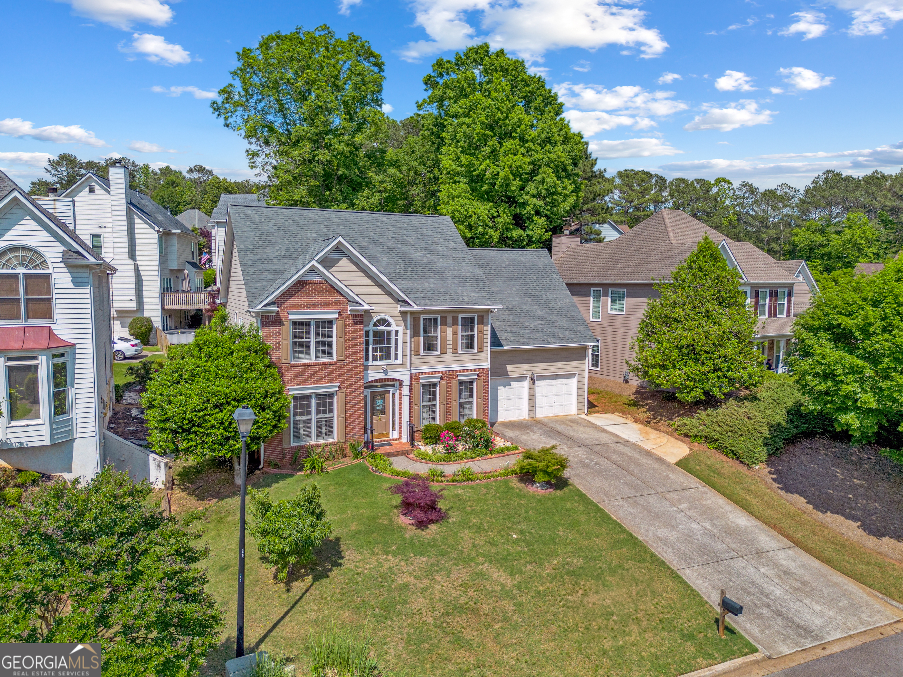 2325 Walnut Grove WAY