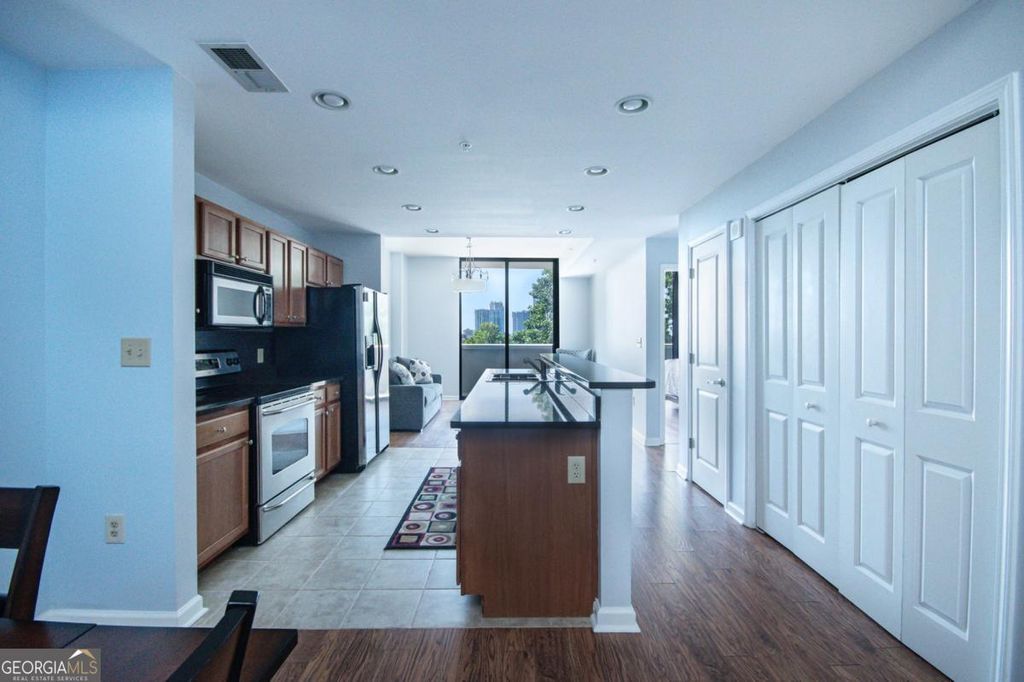 Photo of 3040 Peachtree Road #507, Atlanta, GA 30305 (MLS # 10730839)