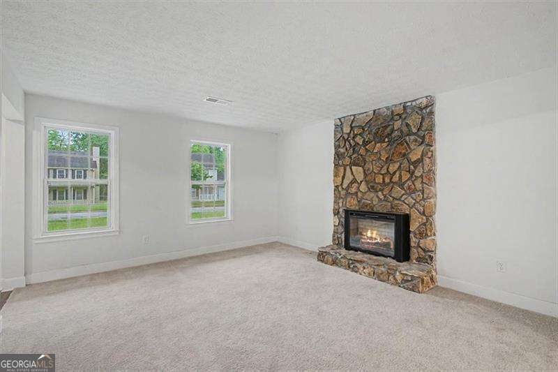 609 Woodknoll CT