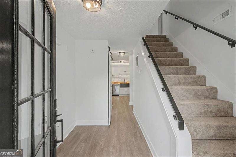 609 Woodknoll CT