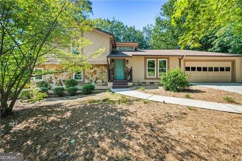 Photo of 951 Woodmont Drive, Marietta, GA 30062 (MLS # 10594059)