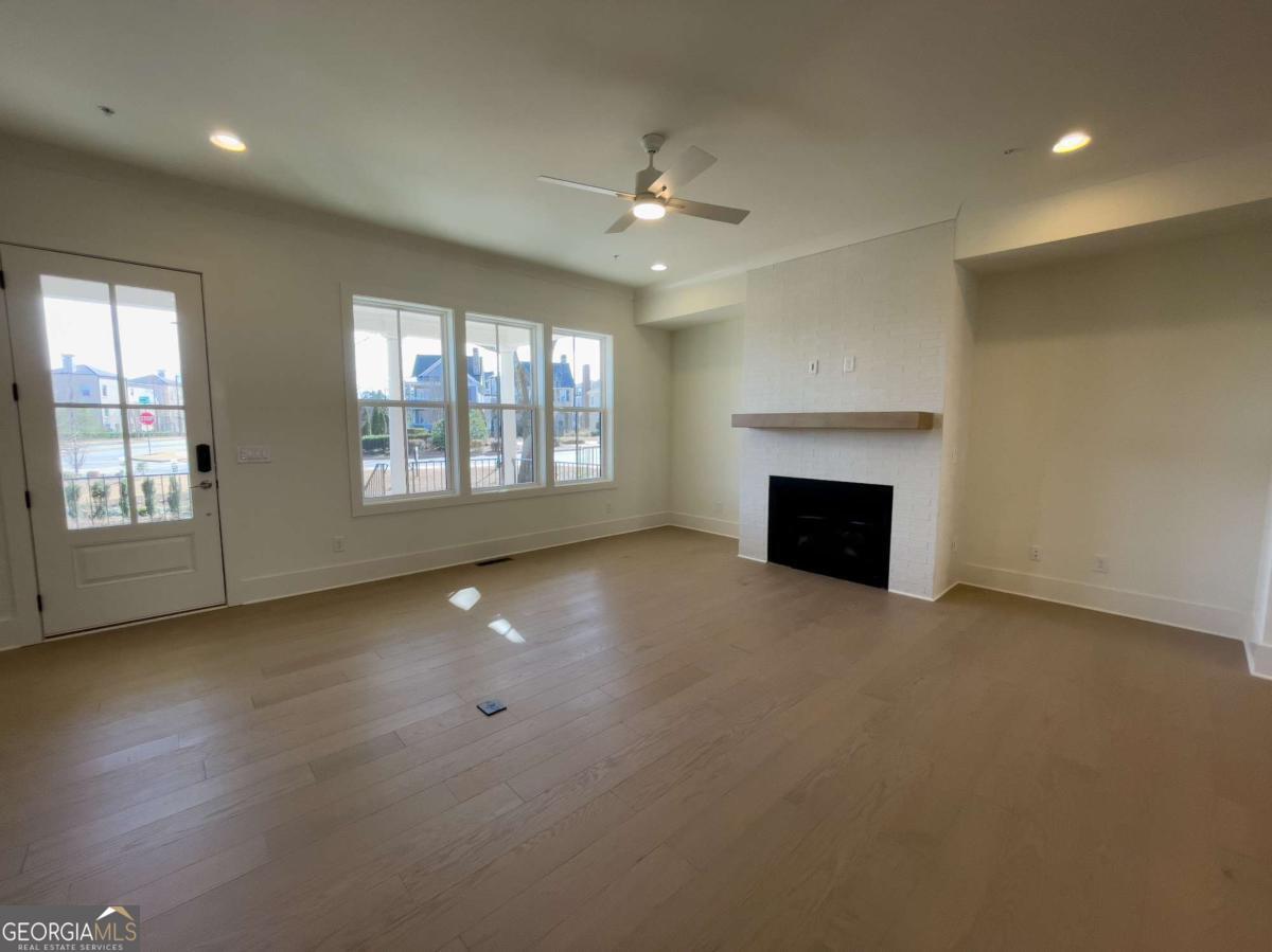 130 Chiswick CIR 42